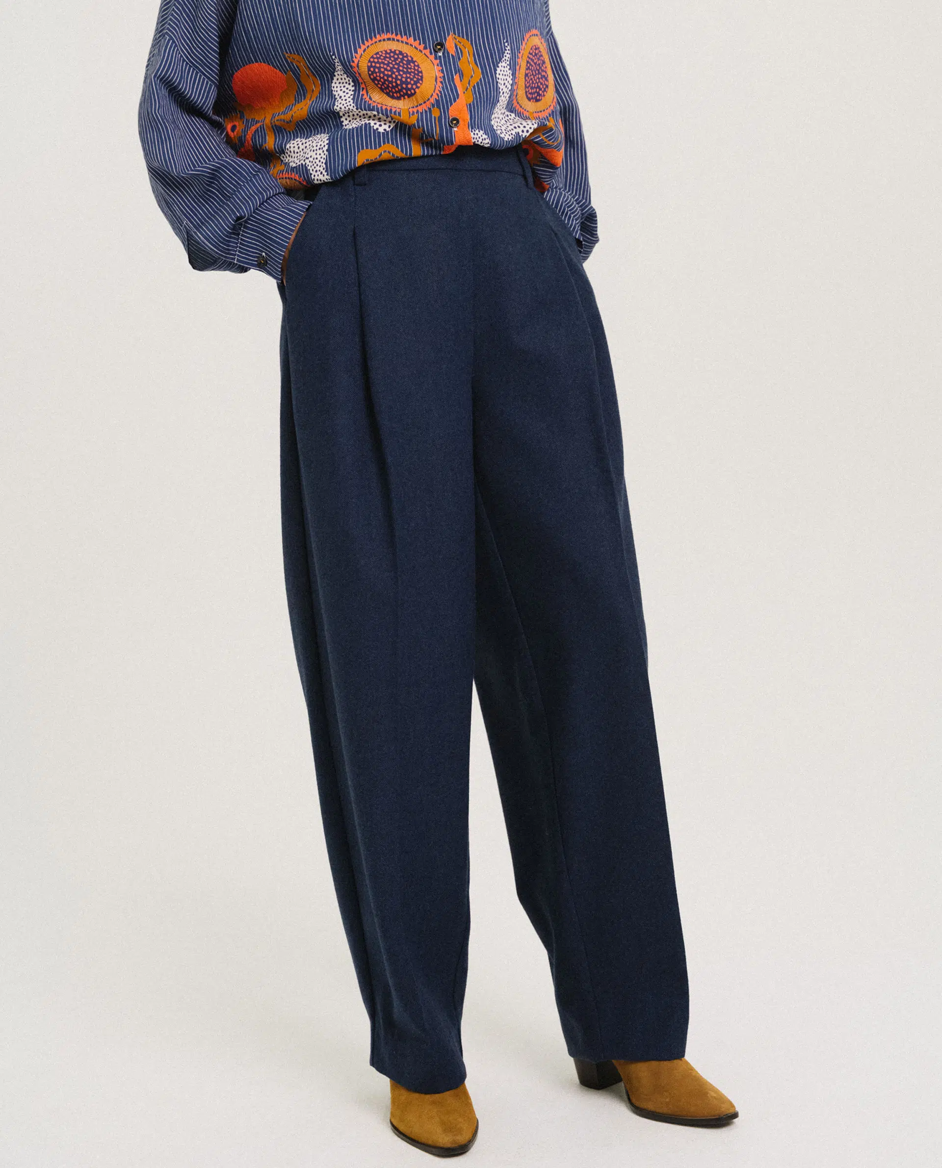 FRANCOIS-GROUND-NAVY-1