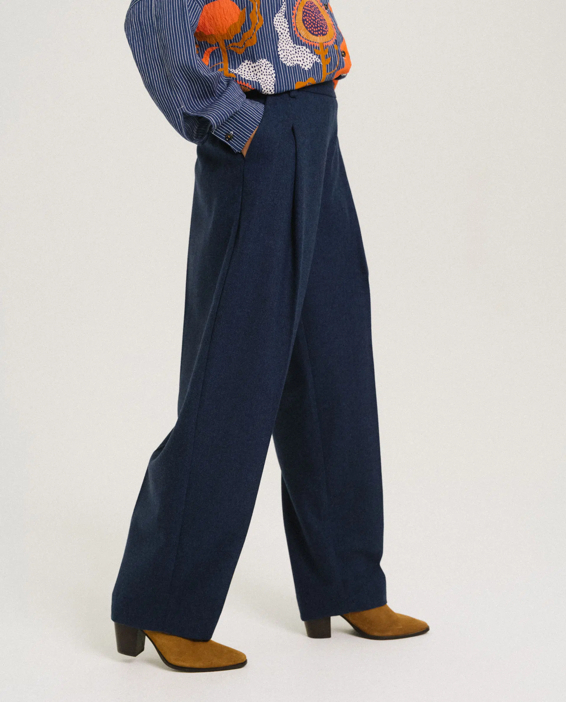 FRANCOIS-GROUND-NAVY-2